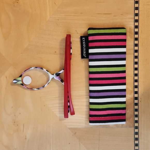 Bundle of 2 Pairs of Eyeguard Magnifying Makeup Glasses, +4.00 Strength, New - Picture 6 of 16